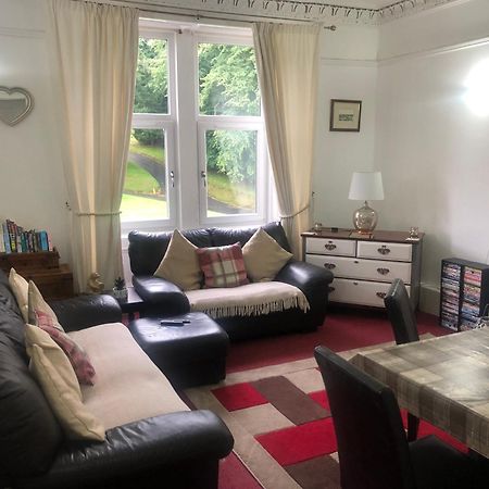 Captivating 2-Bed Apartment In Isle Of Bute รอธเซย์ ภายนอก รูปภาพ