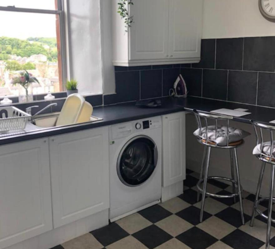Captivating 2-Bed Apartment In Isle Of Bute รอธเซย์ ภายนอก รูปภาพ