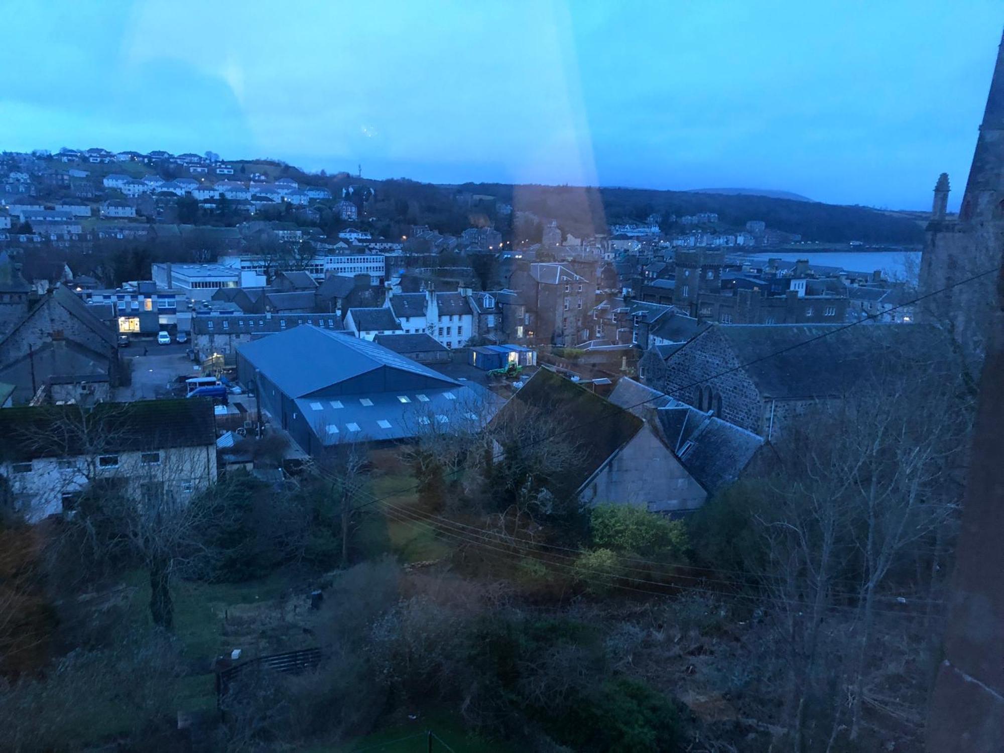 Captivating 2-Bed Apartment In Isle Of Bute รอธเซย์ ภายนอก รูปภาพ