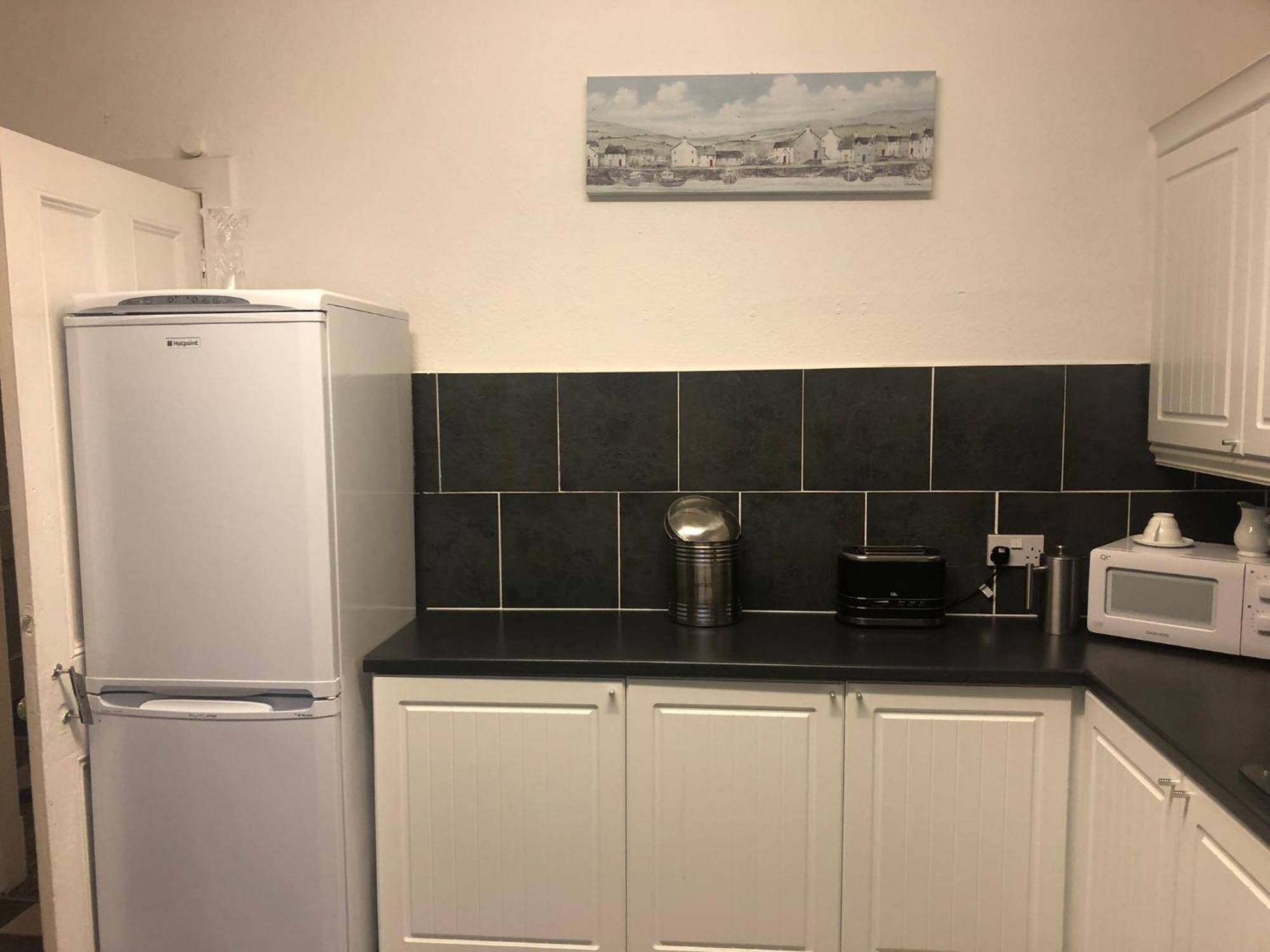 Captivating 2-Bed Apartment In Isle Of Bute รอธเซย์ ภายนอก รูปภาพ
